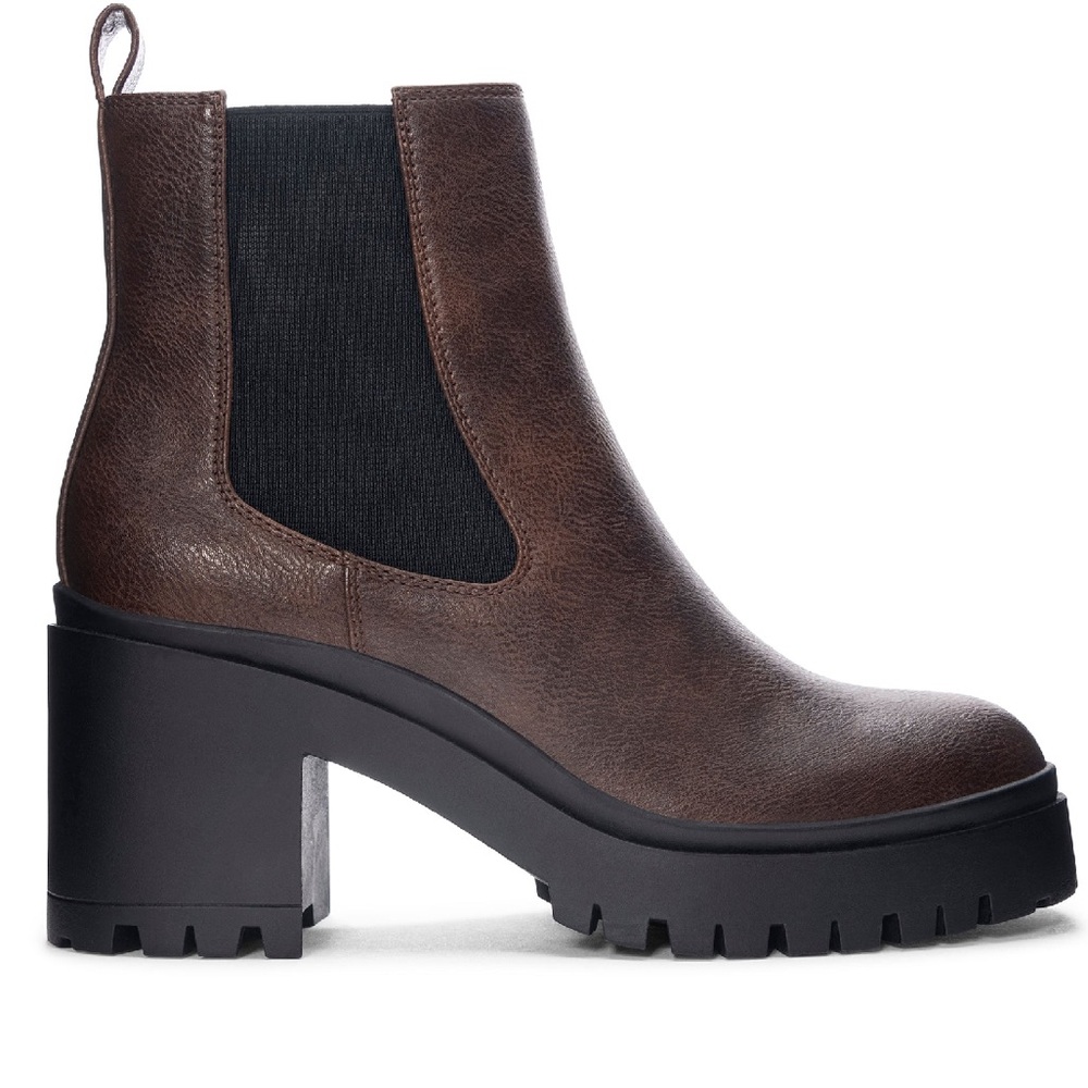 New in box. Origin Chelsea boot lug sole. Chinese laundry. Chocolate brown. 3”
